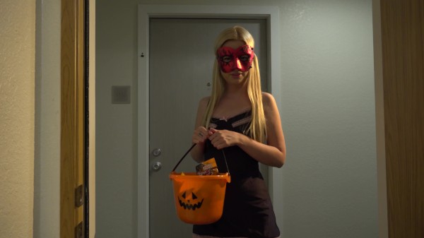 Tiny Teen Kennedy Kessler Gets 4K Creampie From Stepdad On Halloween